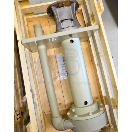 Pionowa pompa z tworzywa DEBEM IM